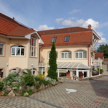 Aqua Vendeghaz Hajduszoboszlo Bagian luar foto