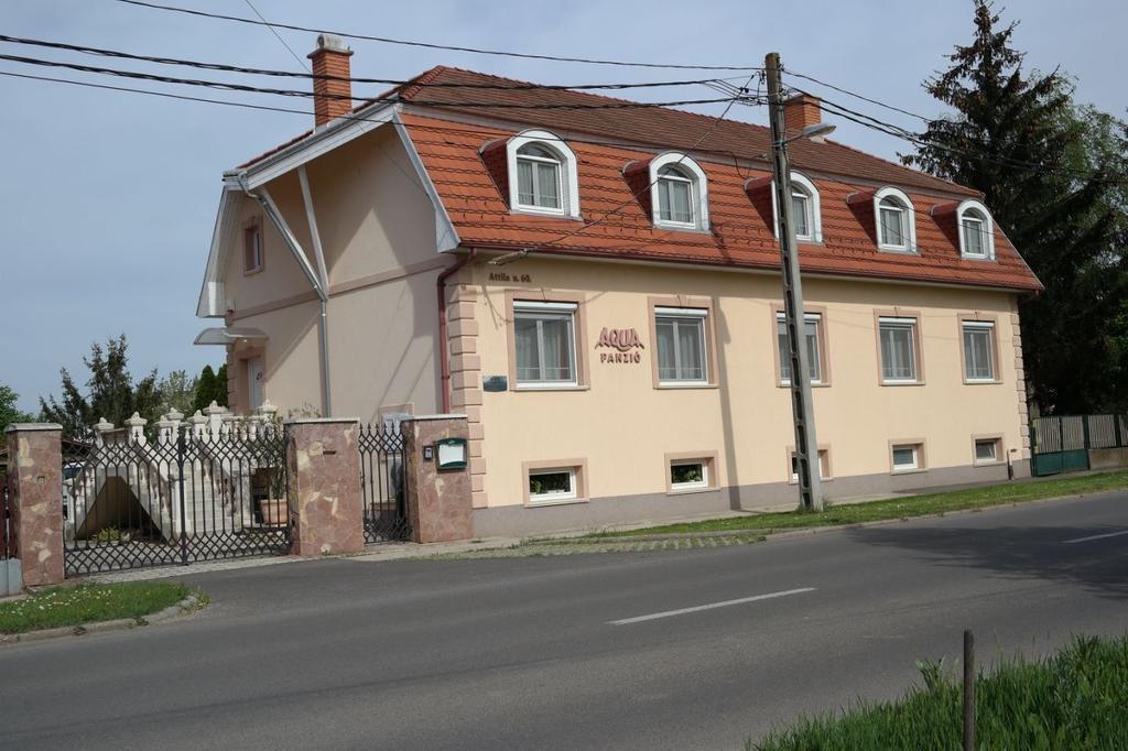 Aqua Panzio Hotel Hajduszoboszlo Bagian luar foto